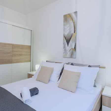 Apartment Kristina Trogir Bagian luar foto