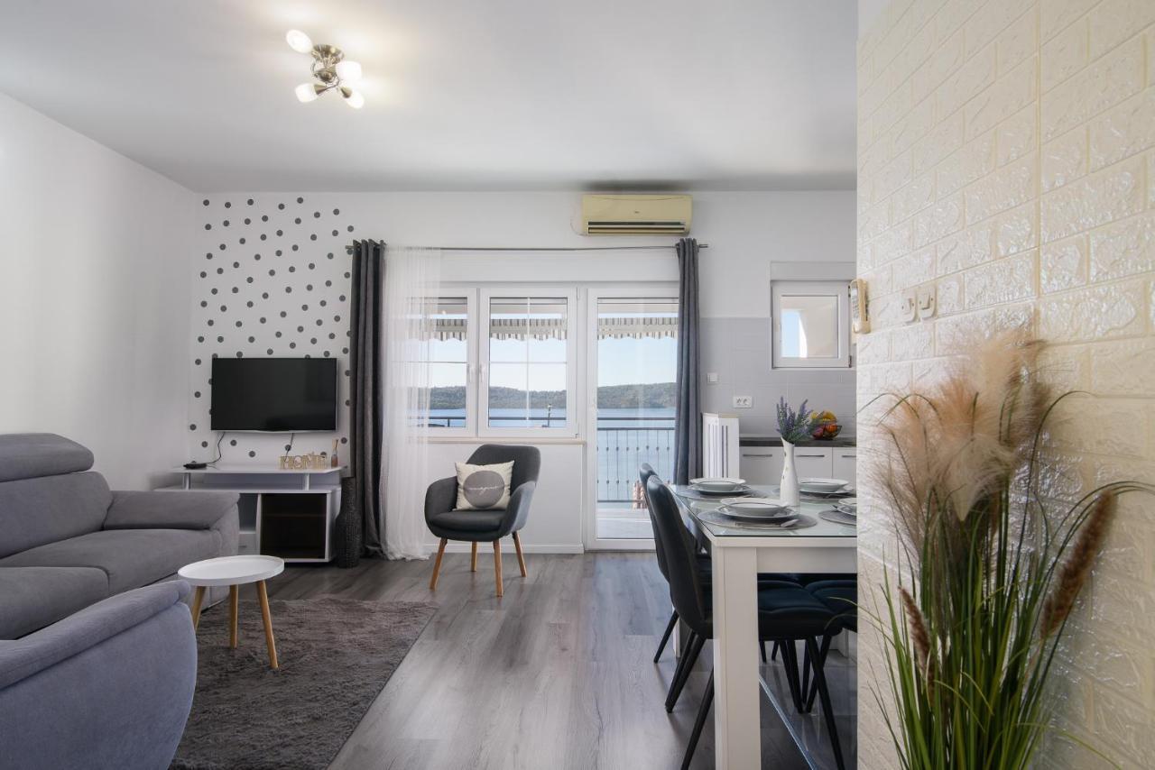 Apartment Kristina Trogir Bagian luar foto