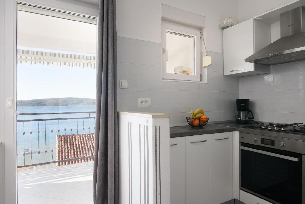 Apartment Kristina Trogir Bagian luar foto