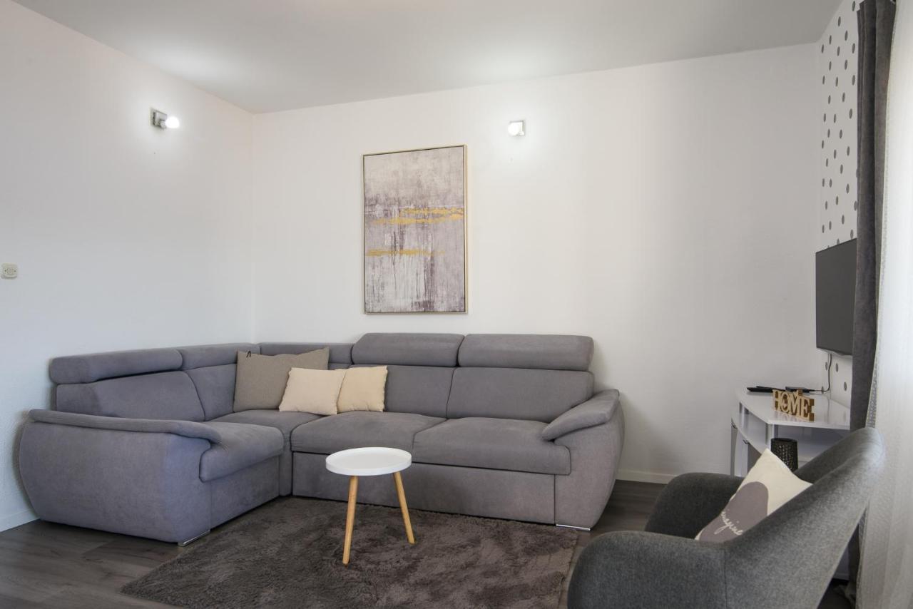 Apartment Kristina Trogir Bagian luar foto