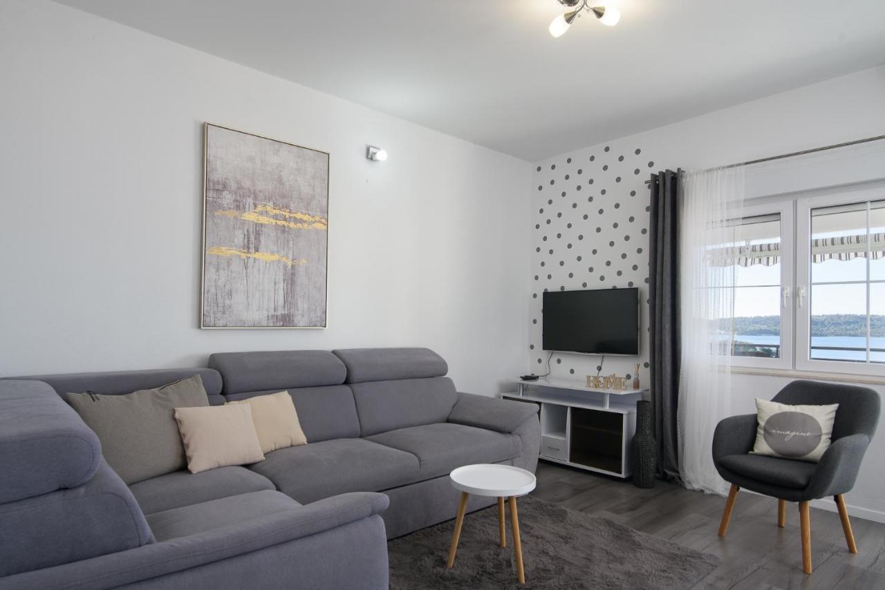 Apartment Kristina Trogir Bagian luar foto