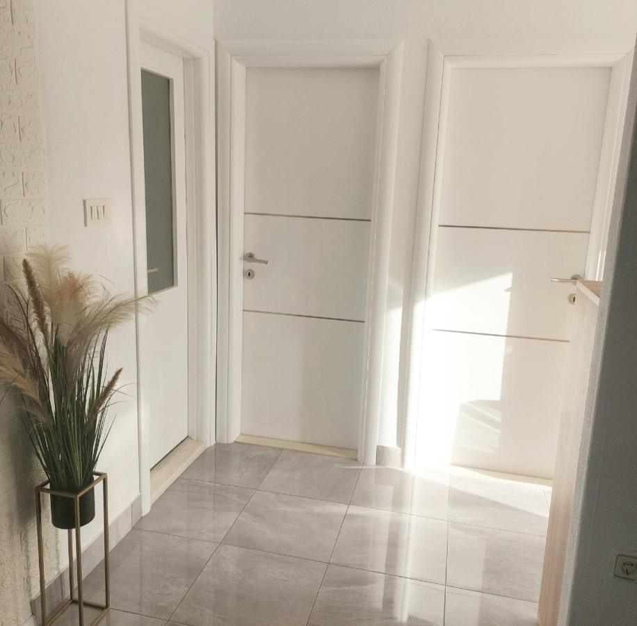 Apartment Kristina Trogir Bagian luar foto