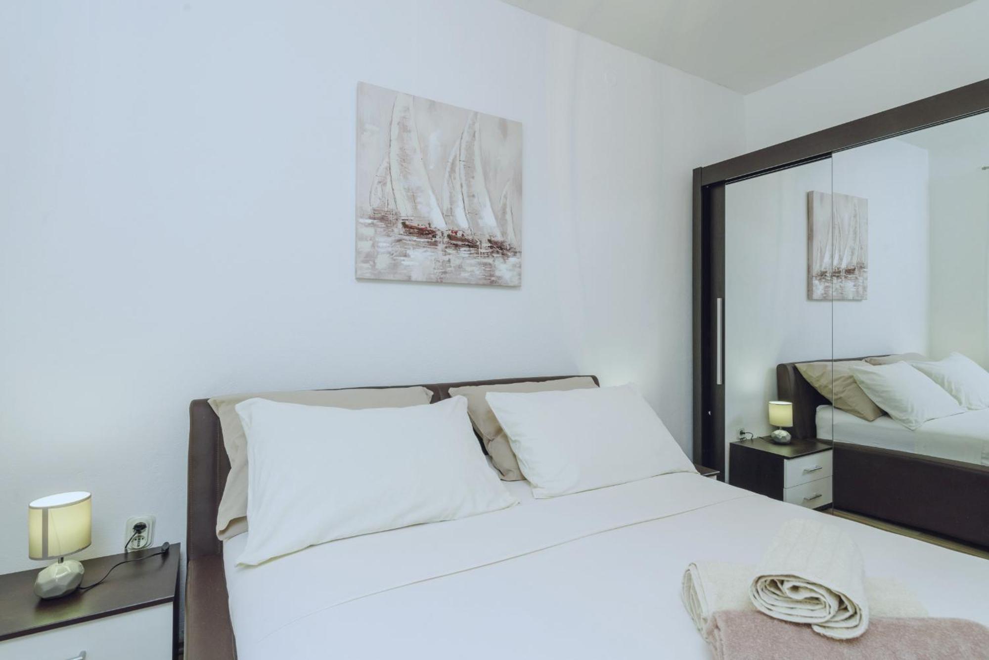 Apartment Kristina Trogir Bagian luar foto
