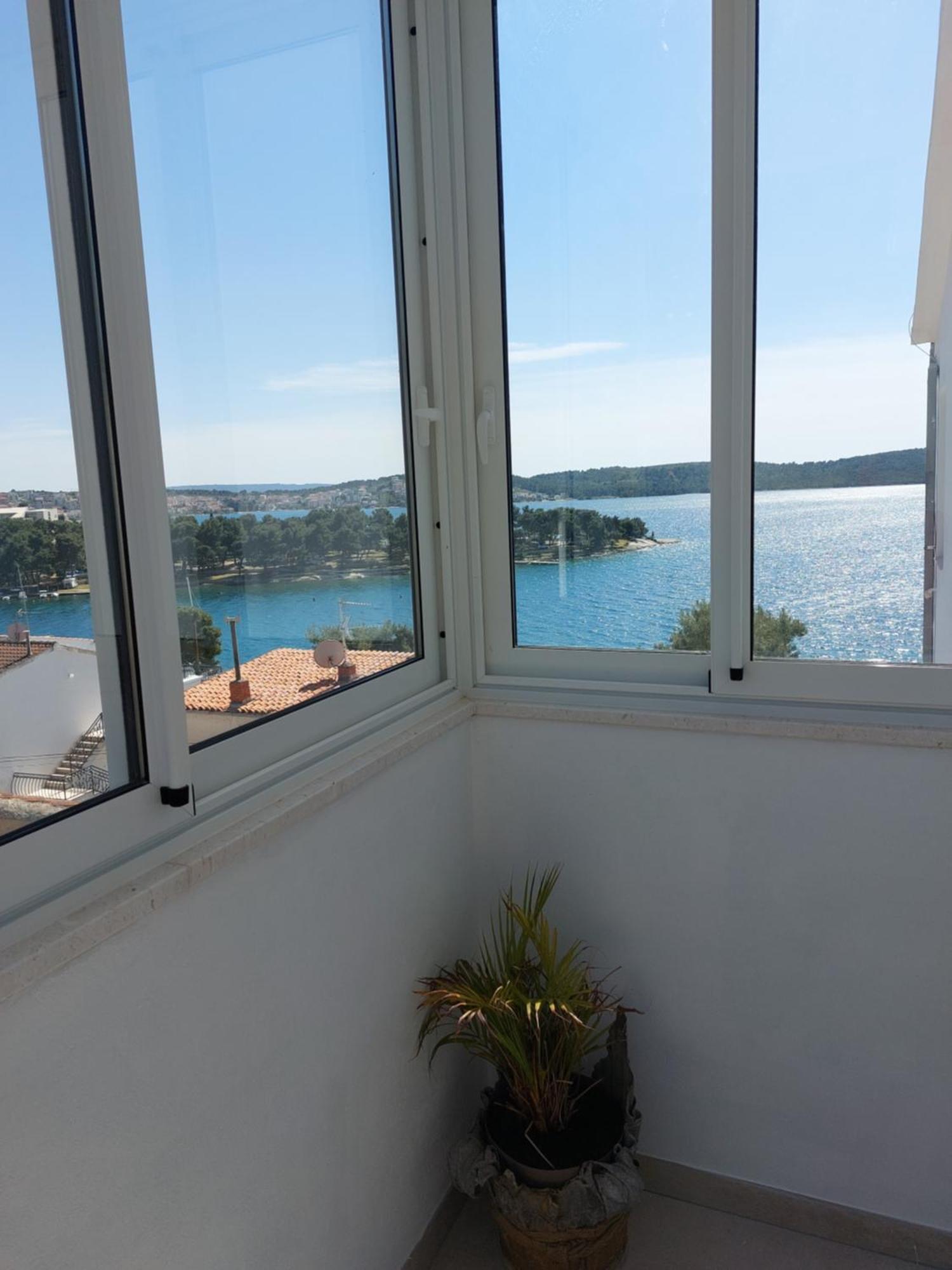Apartment Kristina Trogir Bagian luar foto